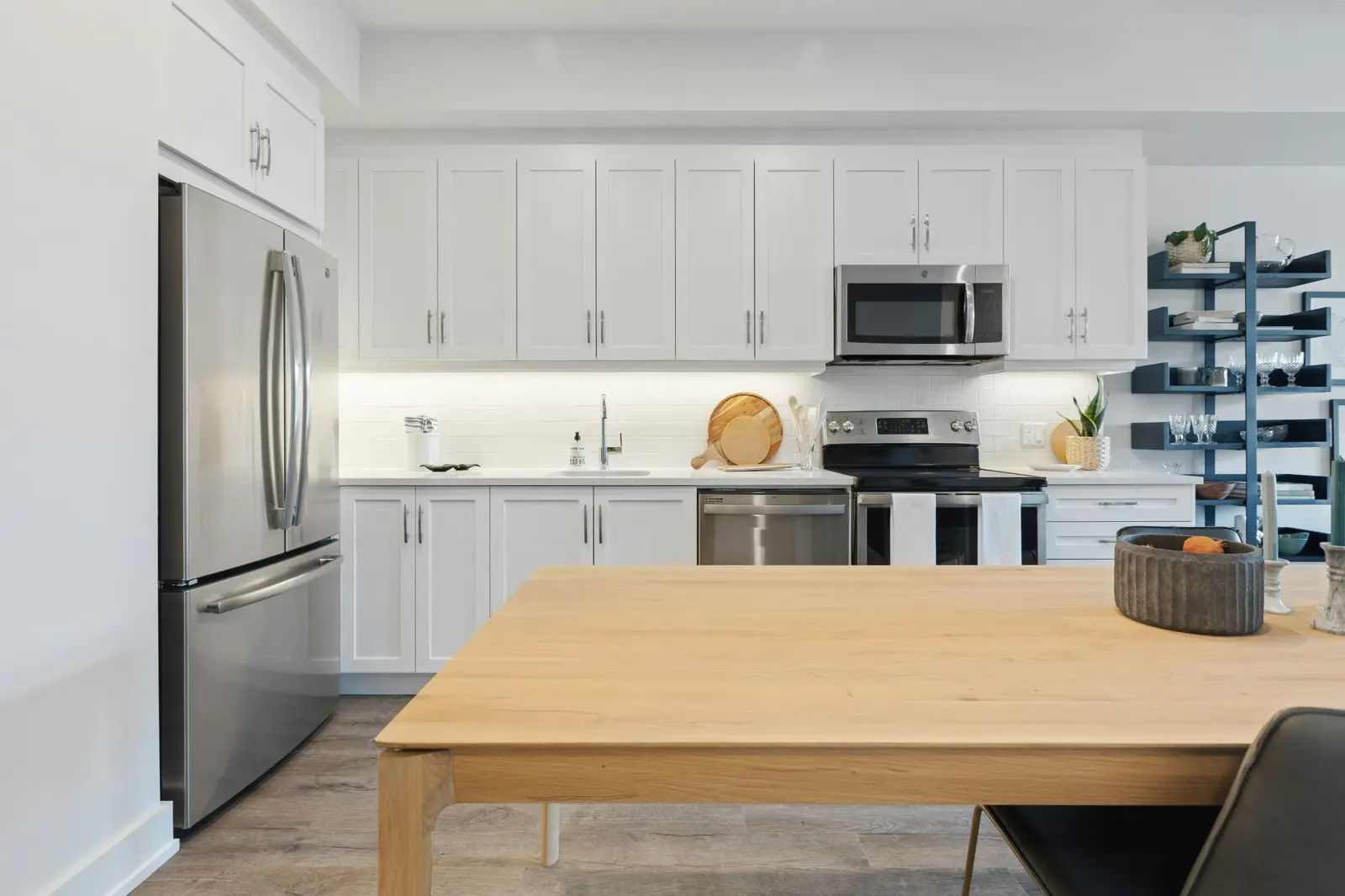 Light shaker-style kitchen cabinets